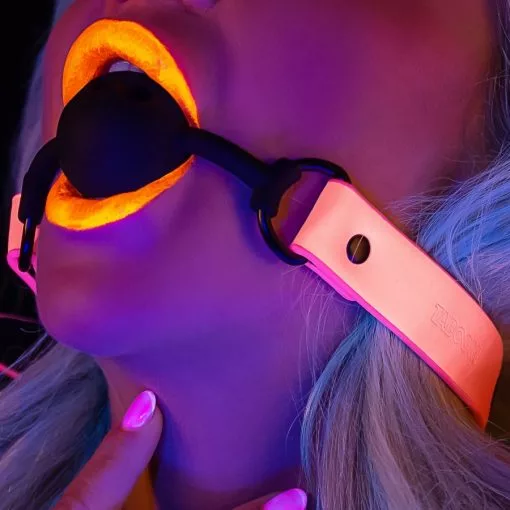 Bâillon Boule Phosphorescent GLOW PINK Taboom 40mm -Promos Colliers & Laisses Boutique baillon boule phosphorescent glow pink taboom 40mm